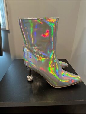 KAYLEEN By Los Angeles Holographic Silver Pointed Ankle Boots